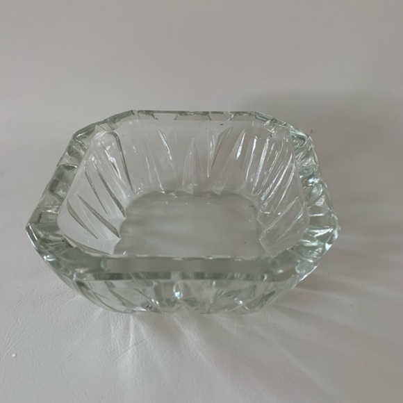 Ashtray - Picture 1 of 6